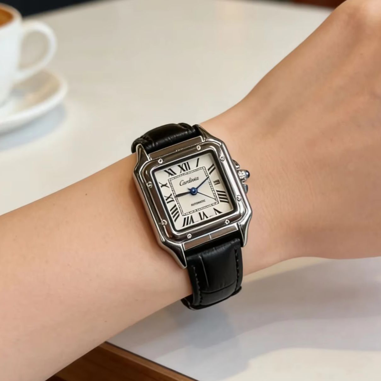 Retro-Quarzuhr für Damen mit q – Cartier Watch Santos Bewertung und Preis